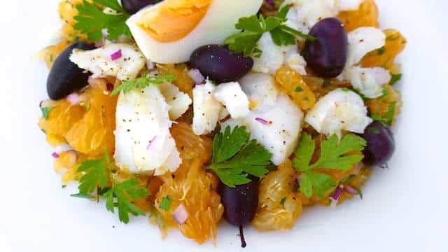 Best Remojon Andaluz with Salt Cod & Orange Remojon Andaluz: what a refreshing Spanish salad! It contains fresh oranges, boiled eggs, black olives and delicious salt cod!
