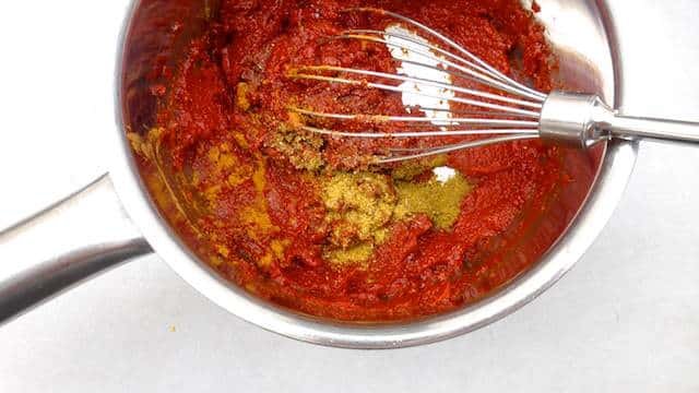 My homemade tomato ketchup recipe or how to make your favorite sauce... from scratch in your own kitchen. Yes, you can make ketchup at home!