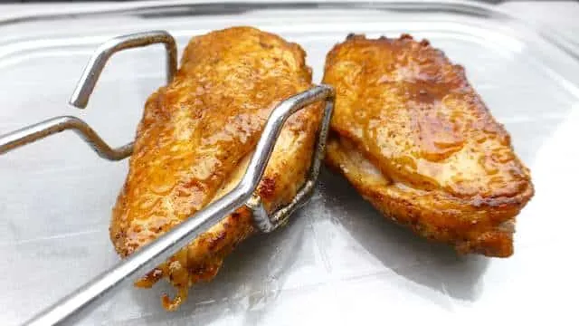 Easy Chicken in Beer & Tarragon Sauce Creamy beer & tarragon sauce recipe, perfect for crispy chicken! This dish is also known as poulet à l'estragon, a French classic!
