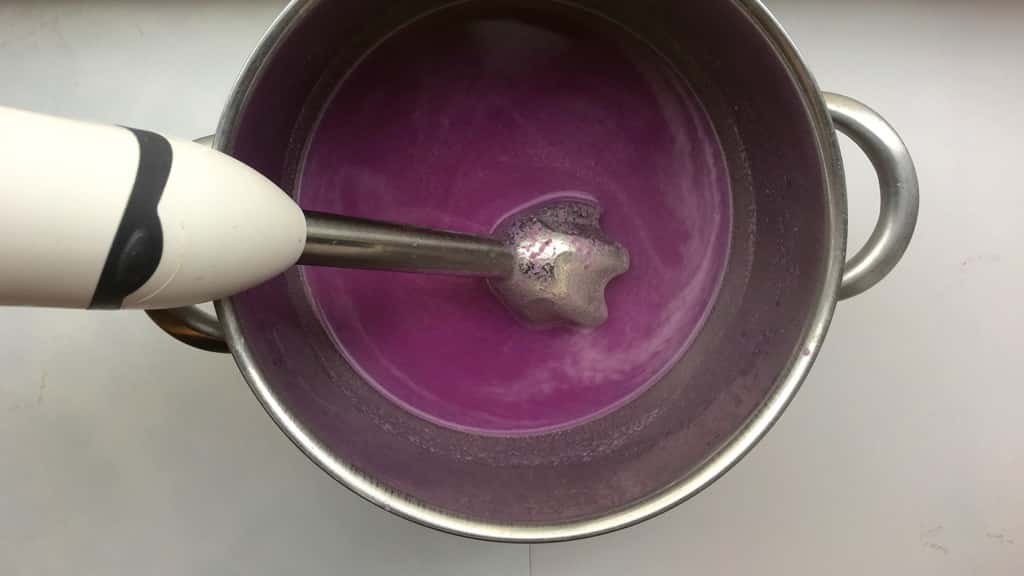 Here's a real treat for soup lovers: a silky blue cheese & red cabbage soup recipe... one of my most favorite autumn soups!