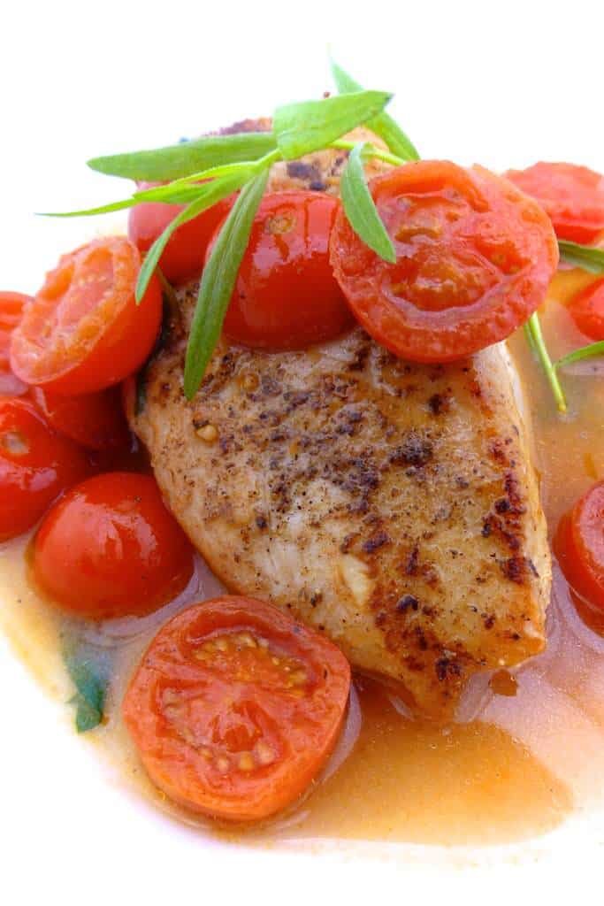 Juicy vinegar chicken with tomatoes and fresh tarragon! This sounds like a great idea for your next chicken dinner... Enjoy!