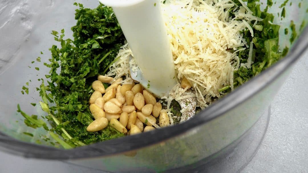 Classic pesto pasta with fresh basil, pine nuts and parmesan cheese... Ready in 20 minutes so one of my best last minute dinner ideas!