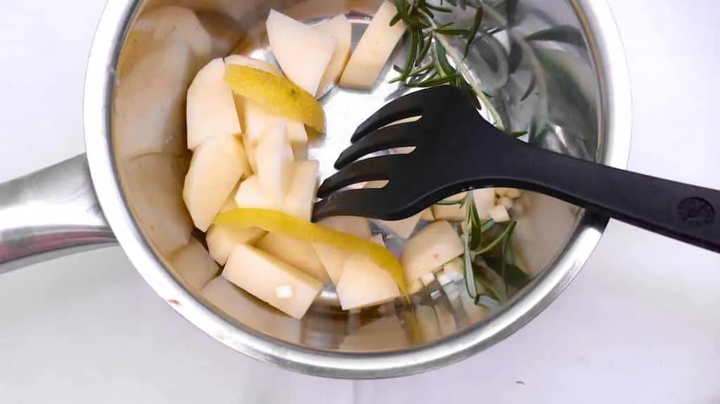 Brandada de bacalao: a great summer sandwich spread of cooked potatoes, salt cod, lemon, garlic and rosemary. Fresh and hearty!