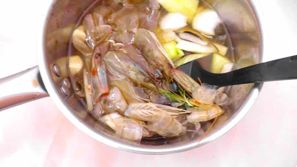You would be surprised to see how easy it is to prepare this fish and seafood soup with a homemade prawn broth from scratch!