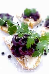 This sweet red onion confit with red wine tastes great with goat cheese and in combination with foie gras or smoked duck!