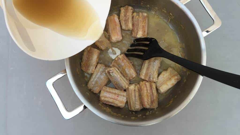 Eels in green sauce, this is a Belgian classic! Paling in 't groen, the herb sauce contains fresh parsley, mint, oregano and chervil!