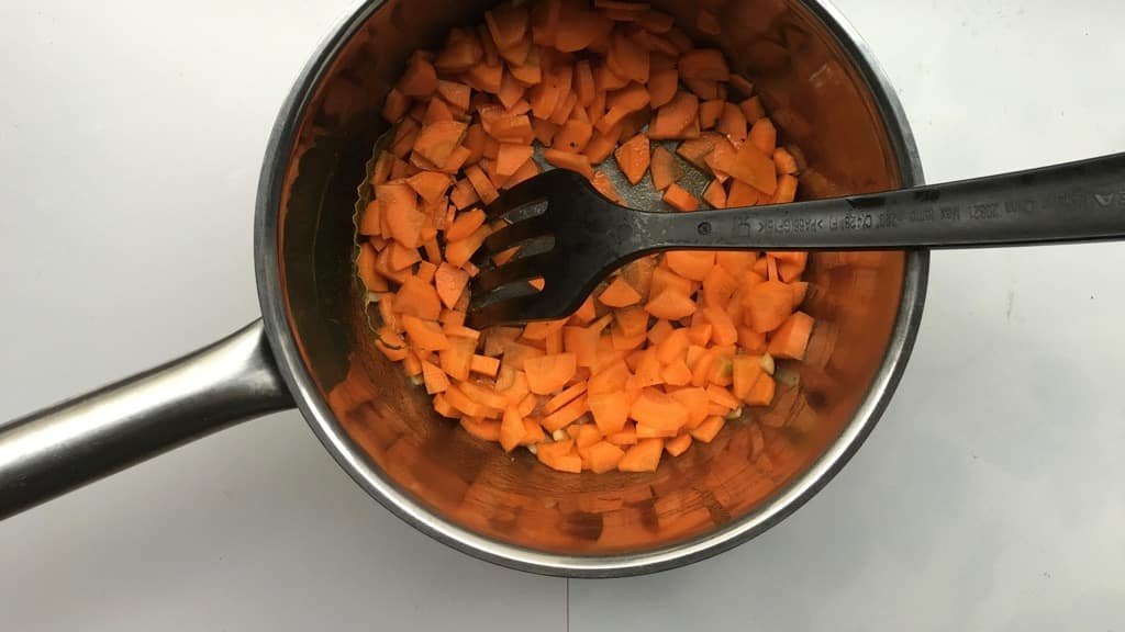 I love the powerful Eastern spices in this carrot hummus! What an exciting alternative for the classic chickpea hummus...