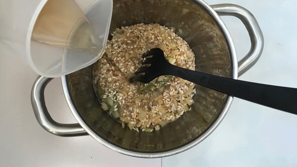 Here's a deliciously creamy risotto carbonara with bacon: or how to make two Italian classic recipes rolled into one dish!