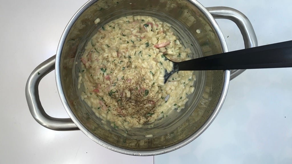 Here's a deliciously creamy risotto carbonara with bacon: or how to make two Italian classic recipes rolled into one dish!