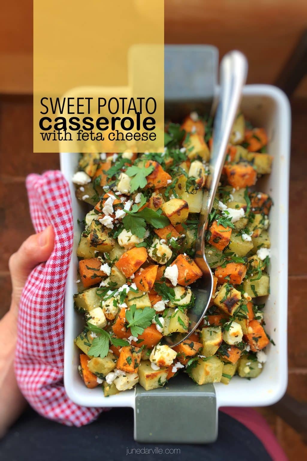 Feta and sweet potato casserole with olive oil and dried thyme... color and flavor overdose! And what a healthy lunch idea!