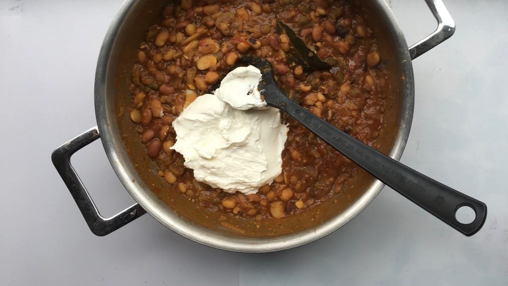 I used a bunch of Indian spices here in combination with dried beans, tomatoes and yogurt... this mixed bean stew is deliciously spicy and creamy!