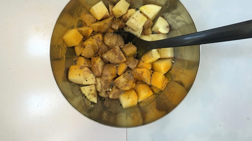Another attempt to spice up an everyday potato side dish: crunchy masala roast potatoes! A lovely match for pork or chicken!