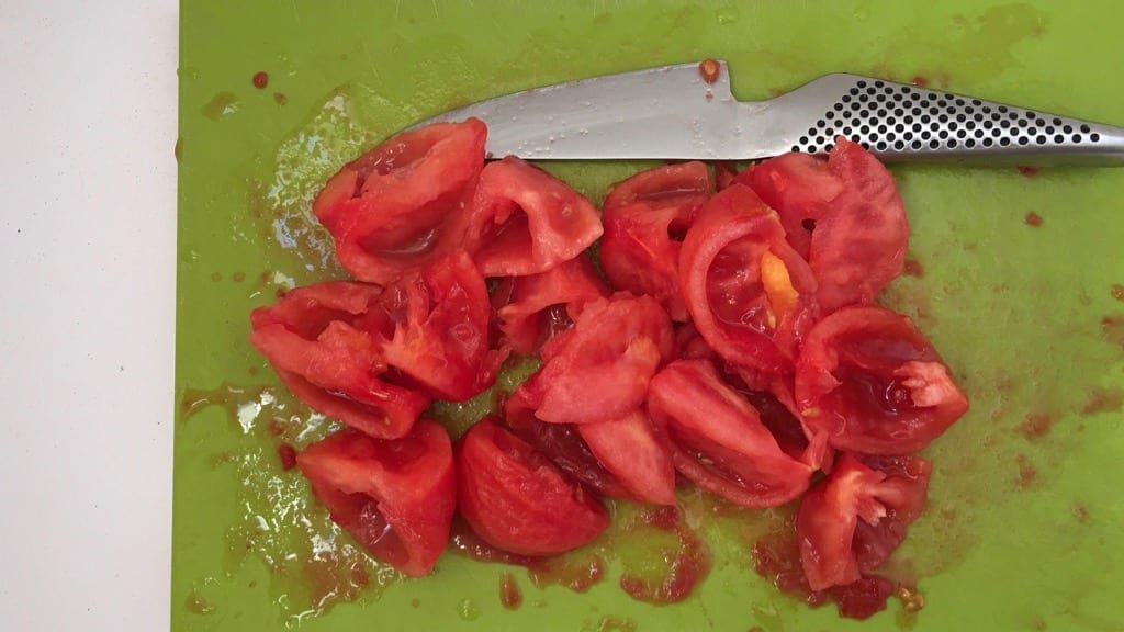Looking for a great veggie starter for your next summer party? Then try my tomato tartare: fancy looking but so easy to make in advance!