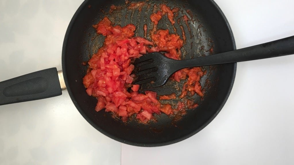 Looking for a great veggie starter for your next summer party? Then try my tomato tartare: fancy looking but so easy to make in advance!