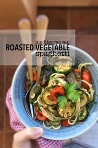 Here's a colorful al dente spaghetti with mediterranean roasted vegetables... the purest flavors ever on your dinner table!