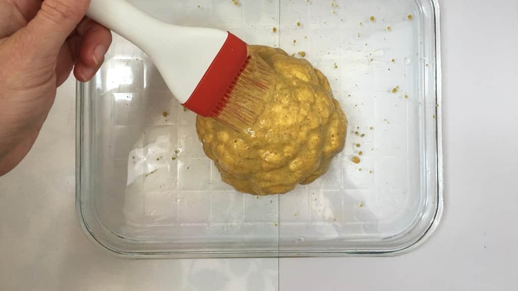 What a beautiful whole roasted cauliflower... Are you looking for a surprising vegetable side dish? Then this is the one!!