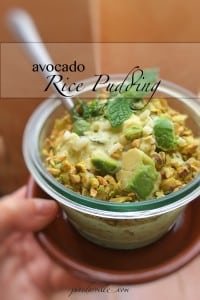 Easy Avocado Rice Pudding Recipe Are you looking for a surprising rice dessert? Try this creamy sweet avocado rice pudding with crushed pistachios and mint!
