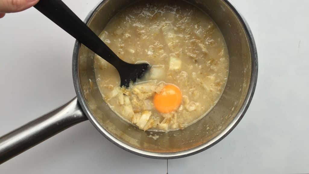 Top notch Belgian products in this beer and endive soup! Fresh endives, grey North Sea shrimp, a local strong ale and grated Belgian trappist cheese!