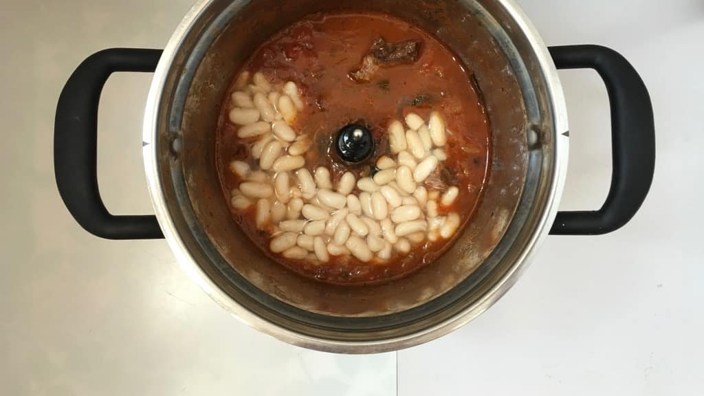 Leftover ossobuco stew in the fridge? Make this heartwarming leftover ossobuco soup the day after and enjoy this veal classic twice!