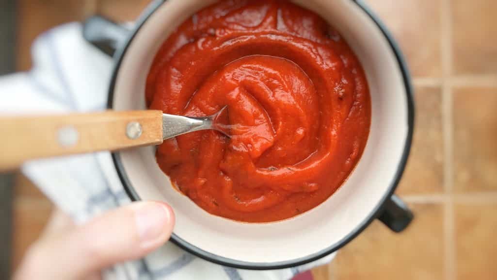 My homemade tomato ketchup recipe or how to make your favorite sauce... from scratch in your own kitchen. Yes, you can make ketchup at home!