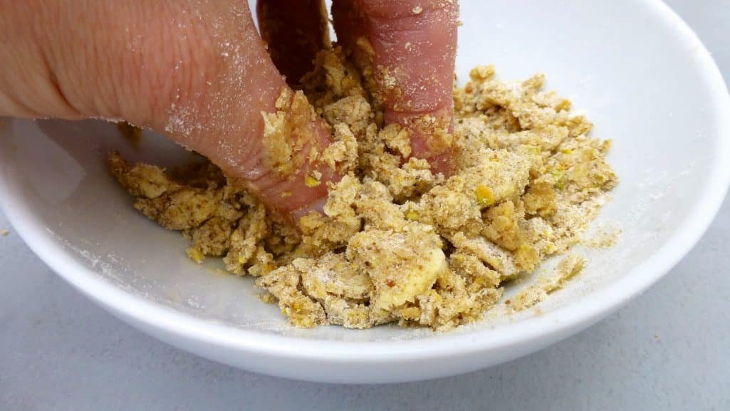 Rhubarb crumble recipe: sugary smooth rhubarb and strawberry tomato jam topped with a crunchy salted pistachio crumble!