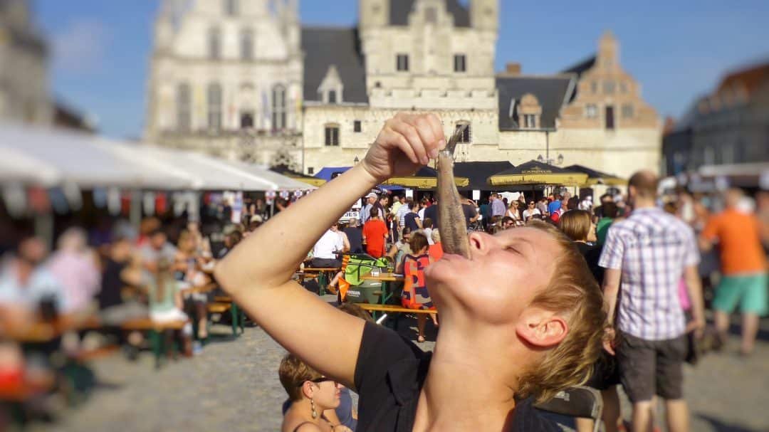 Everything you want to know about maatjes, Dutch new herring and matjes herring! What is it, how do you eat it and what to serve it with...