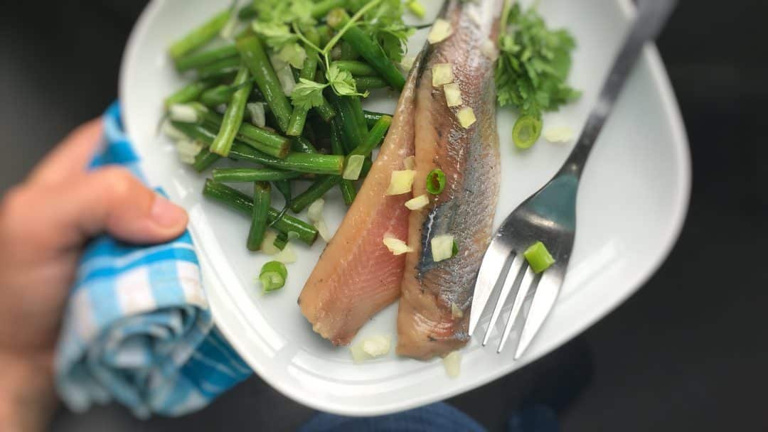 Everything you want to know about maatjes, Dutch new herring and matjes herring! What is it, how do you eat it and what to serve it with...