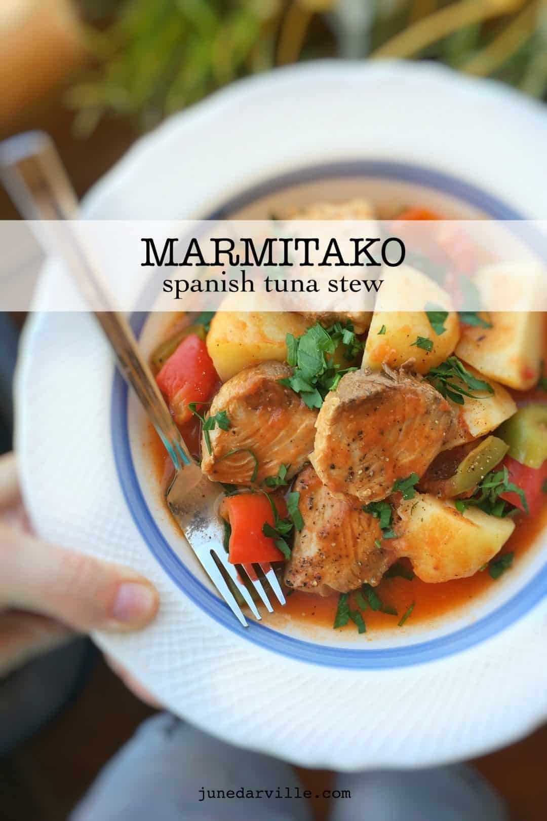 Spanish marmitako tuna stew with potatoes, bell pepper, paprika and tomatoes... Super easy to prepare and ready in under one hour!