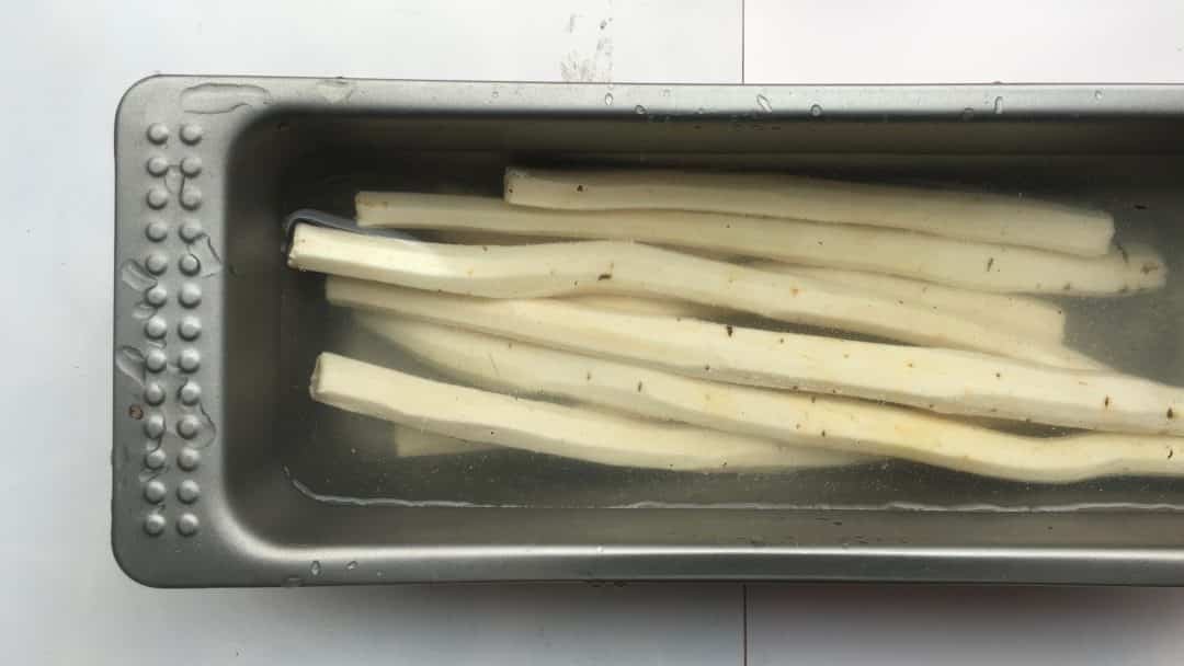Here's my favorite winter vegetable recipe: golden oven baked salsify in white wine and lemon juice! Have you roasted salsify before?