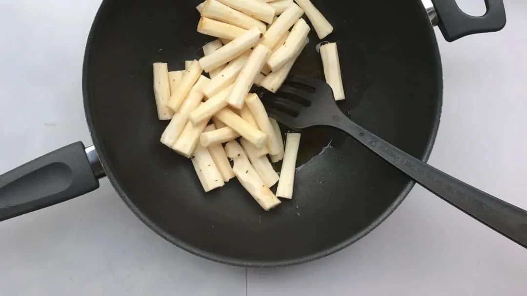 Easy Oven Roasted Salsify with Lemon Here's my favorite winter vegetable recipe: golden oven baked salsify in white wine and lemon juice! Have you roasted salsify before?