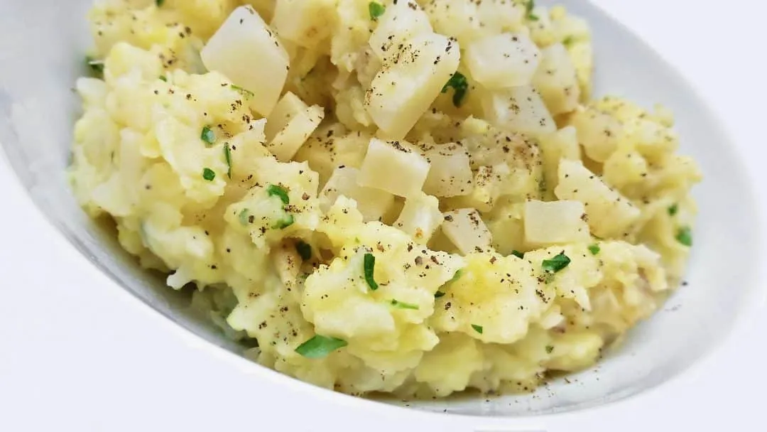 Easy Oven Roasted Salsify with Lemon Here's my favorite winter vegetable recipe: golden oven baked salsify in white wine and lemon juice! Have you roasted salsify before?