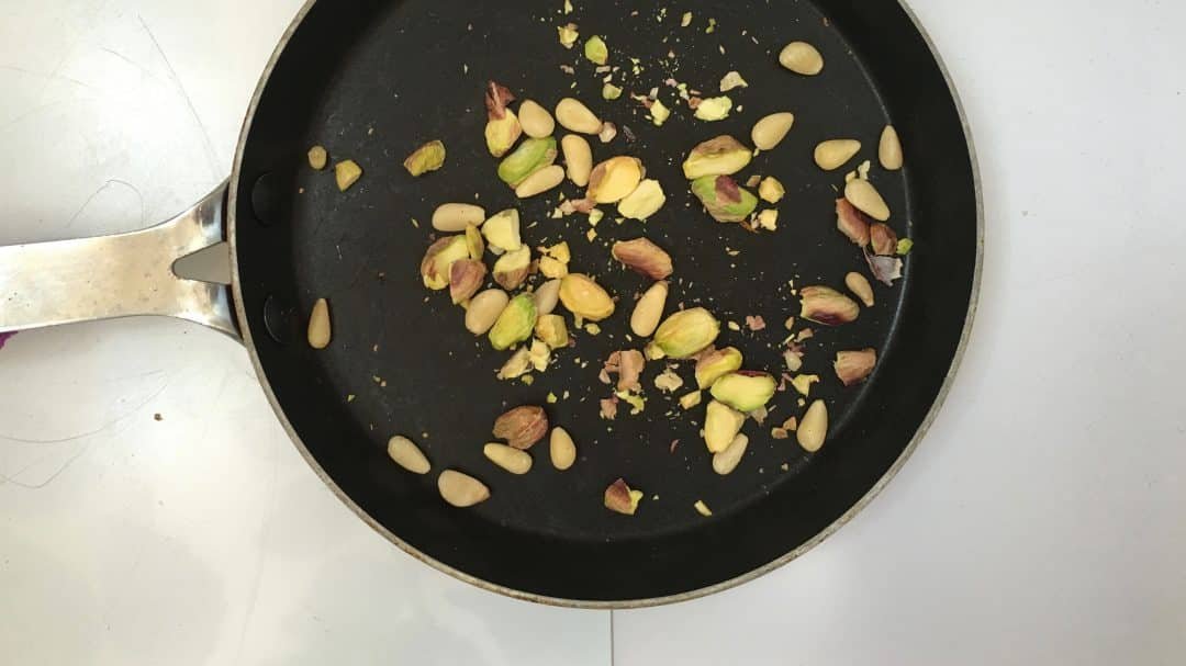 What I like so much about this baked apple dessert is how light and simple it is, the perfect ending for a healthy lunch or dinner!