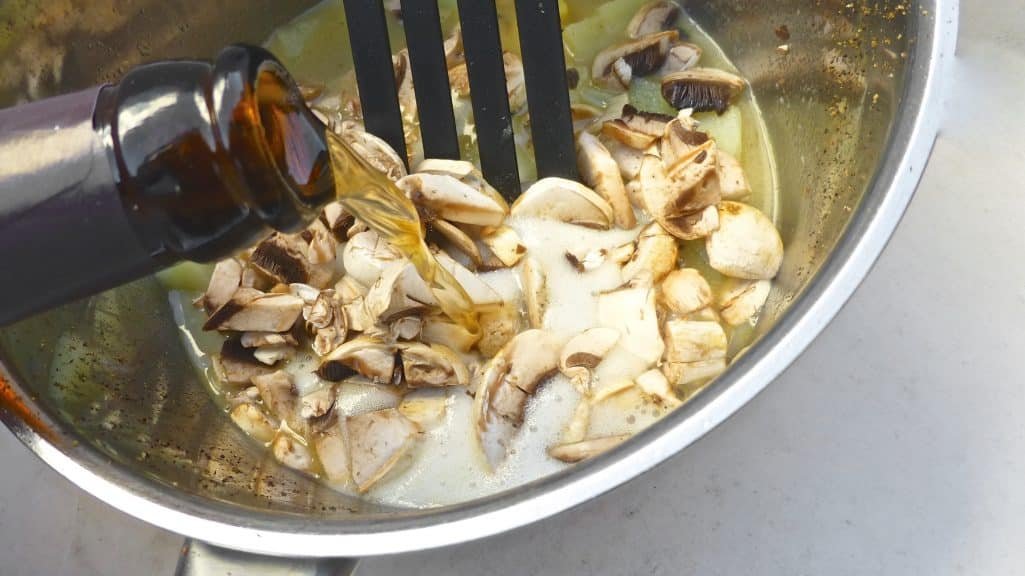 My silky mushroom and beer soup recipe: strong, rich and explosive... What a powerful flavor bomb!
