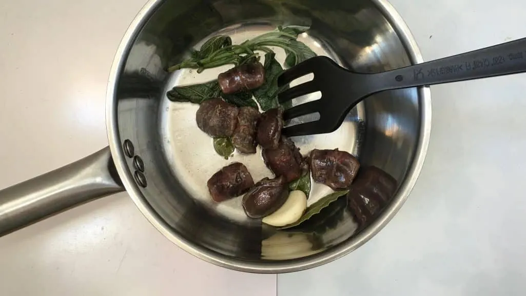 Three gizzard recipes for you: green bean salad with gizzards, homemade gizzard rillettes and a delicious gizzard and lentil soup!