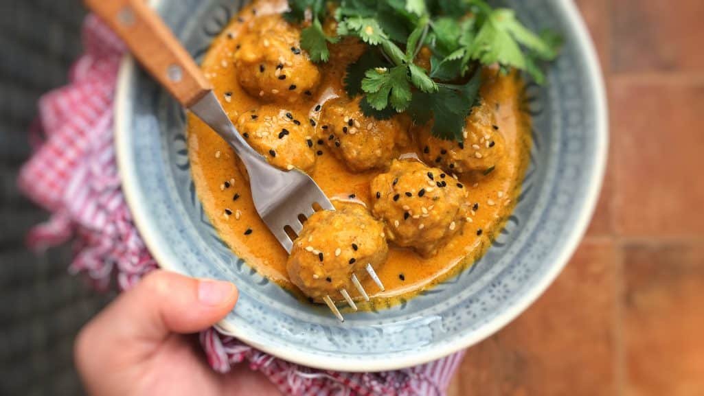 What's on the menu for dinner tonight? Let's make a creamy masala meatball curry using a bunch of fresh homemade masala paste!