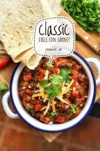 My chili con carne recipe with minced beef, canned tomatoes, cumin, dried chilli, black beans and bell pepper... Just the basic ingredients!