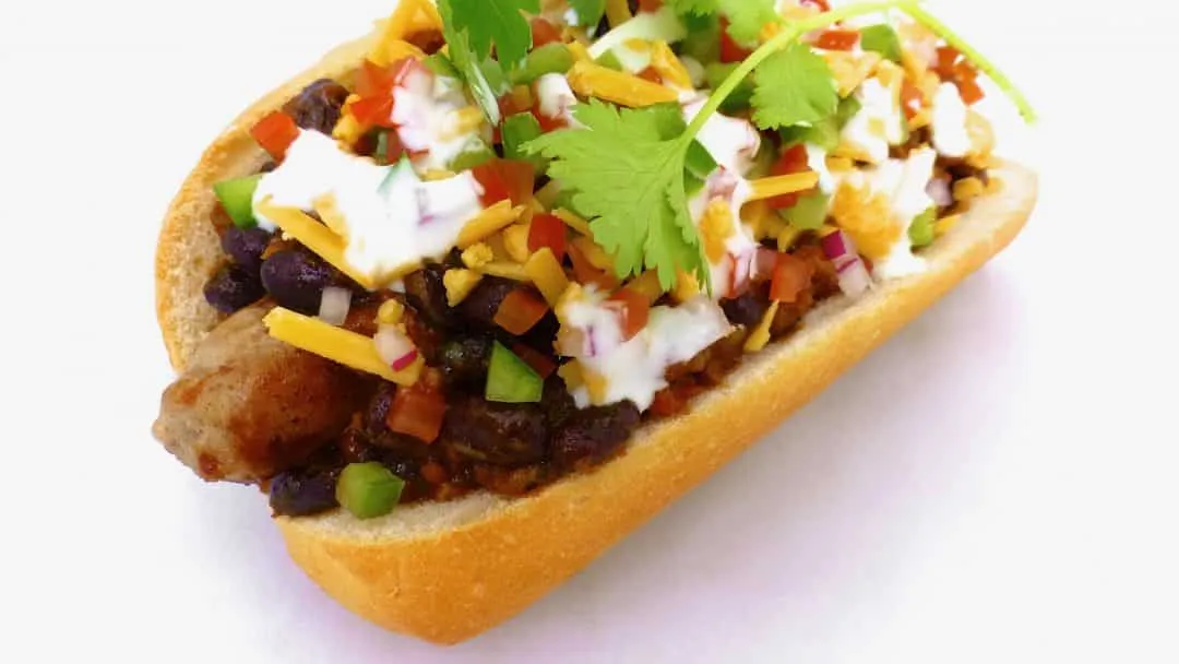 My chili con carne recipe with minced beef, canned tomatoes, cumin, dried chilli, black beans and bell pepper... Just the basic ingredients!
