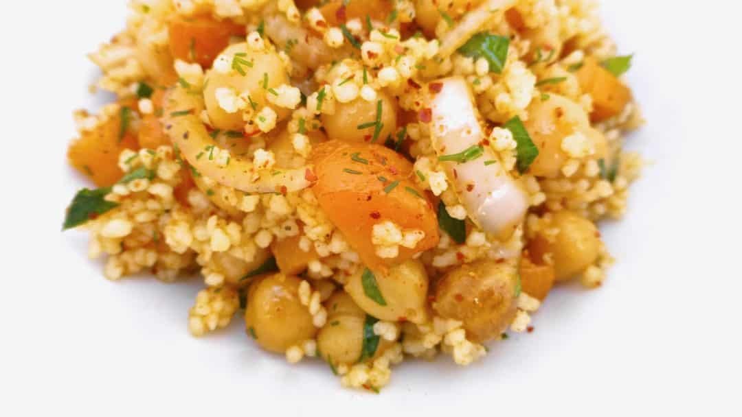 How To Cook Couscous: the best way! Have you heard of this method before? I will show you how to cook couscous: perfect fluffy couscous in 10 minutes! You'll be surprised how easy it is...