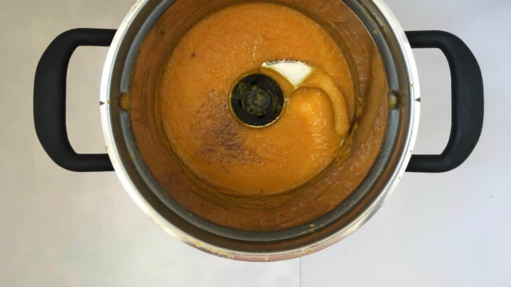 Silky smooth carrot pumpkin soup spiced with cloves and cinnamon, served with crunchy toasted ham sandwiches... perfection!