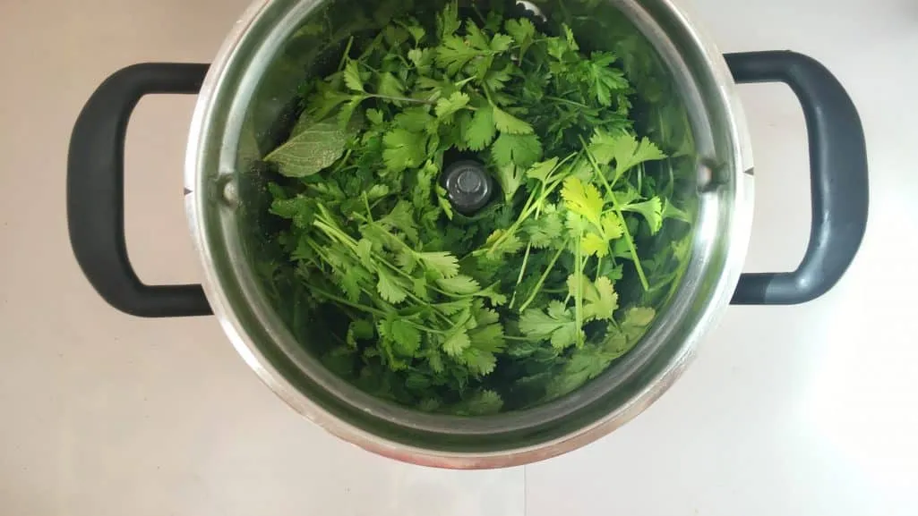 Learn how to make fresh chimichurri from scratch in this easy chimichurri shrimp recipe... My favorite Cinco de Mayo recipe!