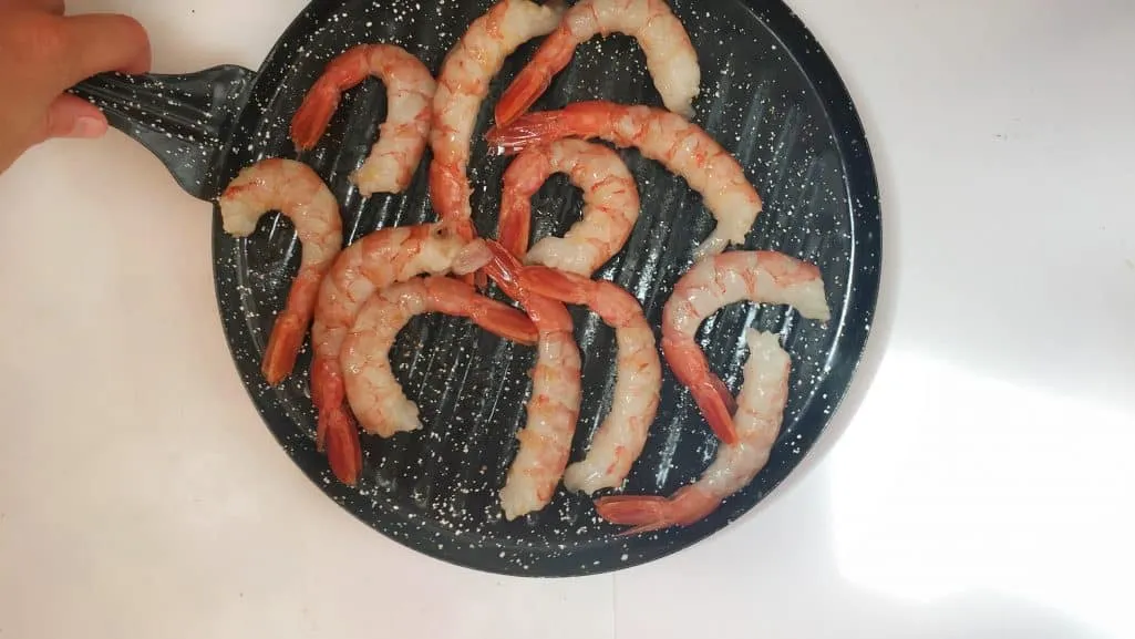 Learn how to make fresh chimichurri from scratch in this easy chimichurri shrimp recipe... My favorite Cinco de Mayo recipe!