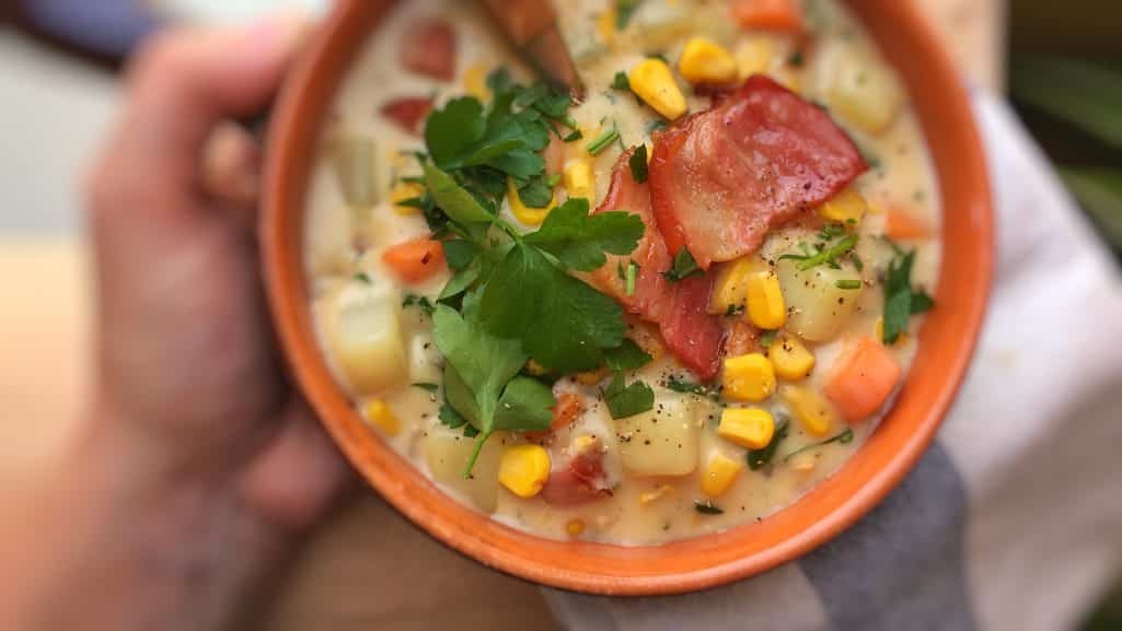 Love the creaminess of this potato corn chowder: the salty crunch of the bacon and the sweet flavor of the corn are a perfect match!