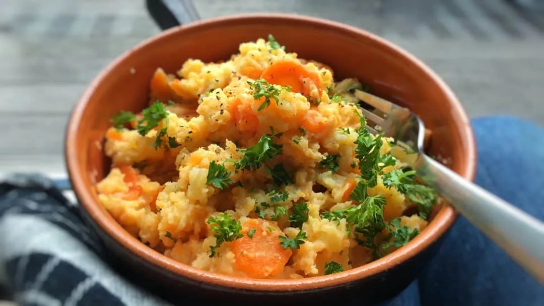 Healthy Ginger & Carrot Mash Recipe Creamy, chunky and zesty... you will adore this ginger and carrot mash recipe! Great in combination with sausages and onion gravy.