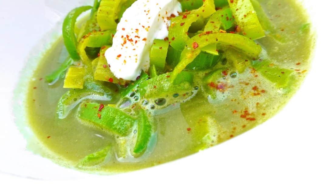 Easy Leek Soup with Avocado & Bacon Check out this silky smooth leek soup with avocado and crunchy bacon prepared in my fabulous KitchenAid Cook Processor: video recipe!