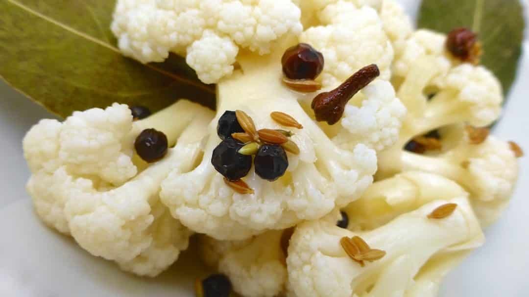 Best Pickled Cabbage Recipe for Hot Dogs & Tacos Let me show you how to make pickled cauliflower at home... Perfect as a garnish for cold cuts and cheese!