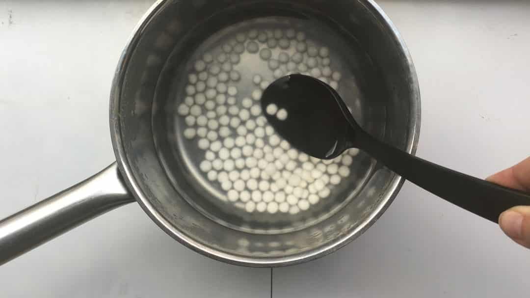 Here's a classic tapioca pudding with milk, eggs, sugar, tapioca pearls and vanilla. Enjoy this delicious creamy tapioca custard!
