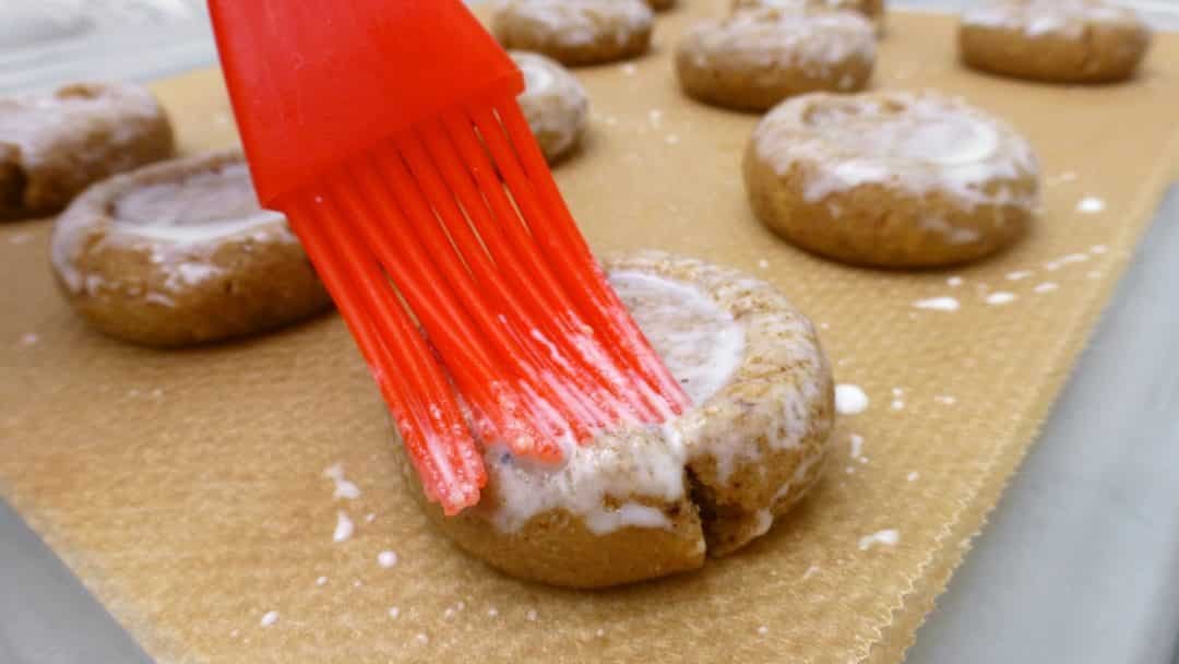 Looking for eggless sweet treats? Then check out my eggless hazelnut cookies! A sugary bite to accompany my afternoon cup of coffee...