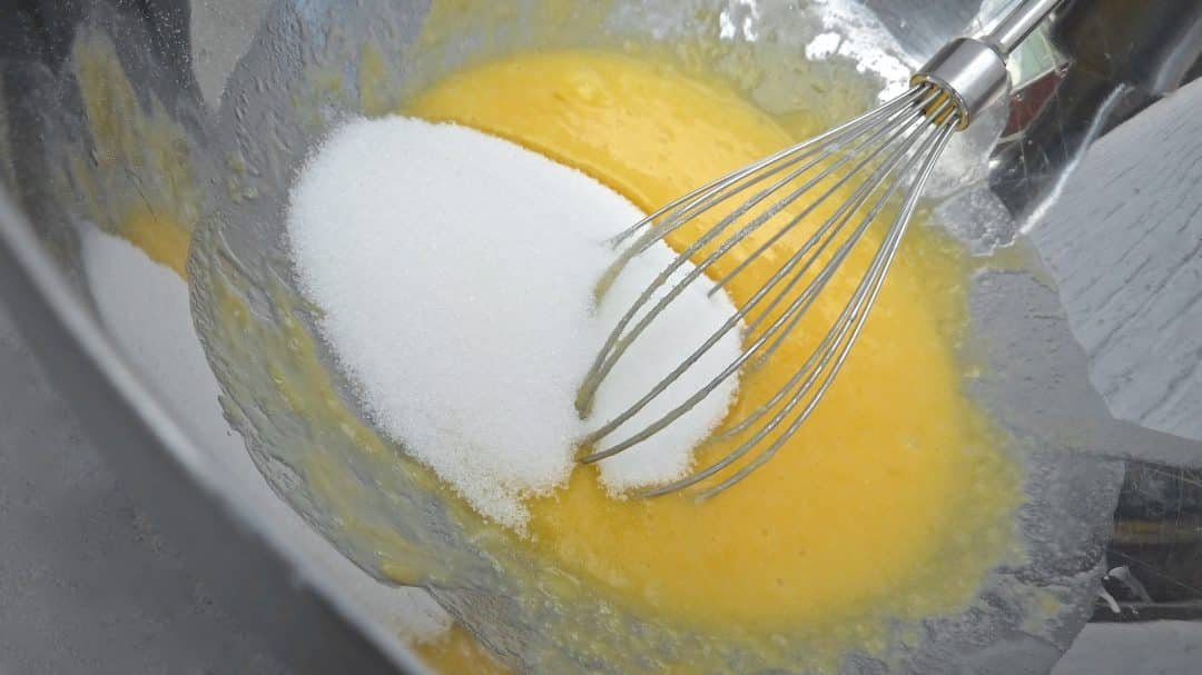 My best recipe for pound cake: there's no cake that is more classic than this one! Easy to prepare with little ingredients... perfect last-minute dessert!
