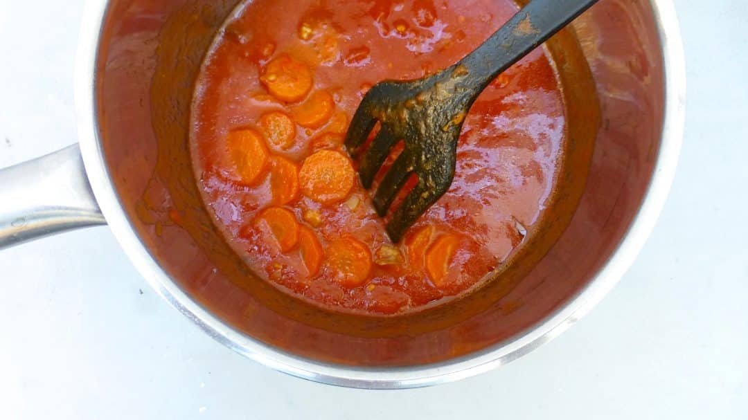 Here's another Belgian classic: 'tomatensoep met ballekes' or traditional tomato meatball soup... My favorite soup when I was a child!