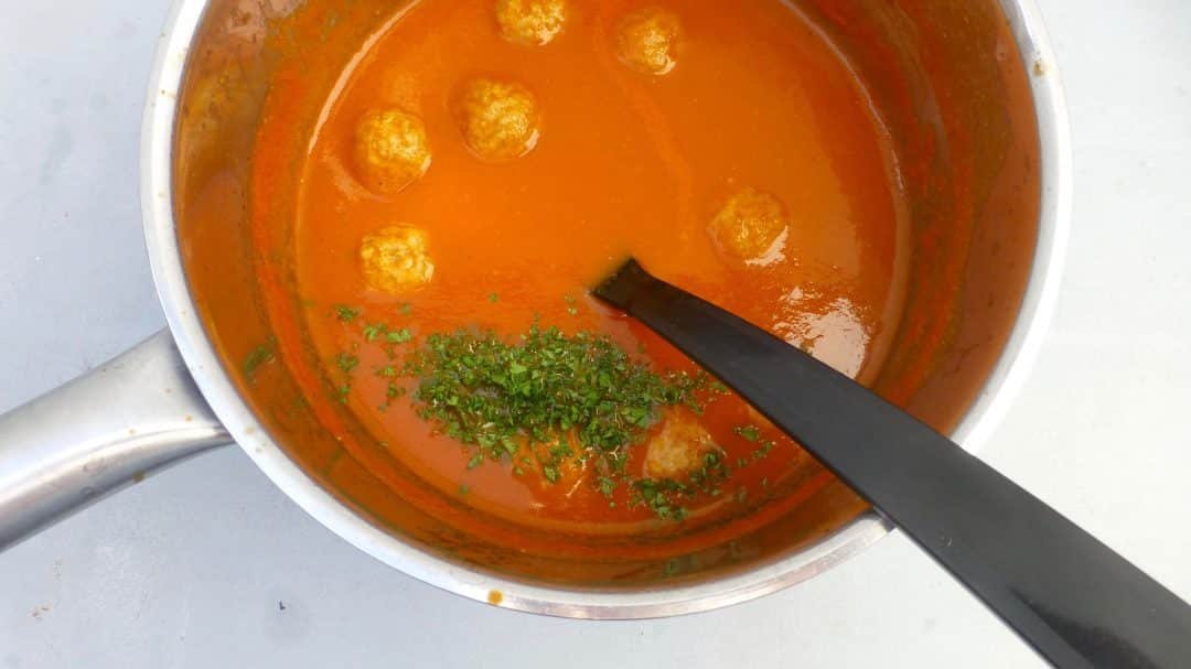 Here's another Belgian classic: 'tomatensoep met ballekes' or traditional tomato meatball soup... My favorite soup when I was a child!
